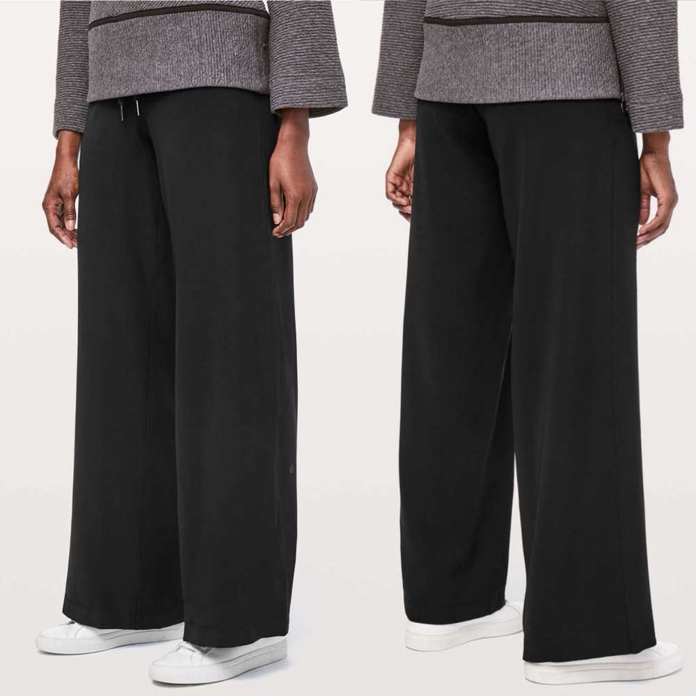 NWT Lululemon On The Fly Pant *Wide Leg Woven 31.5"
Black